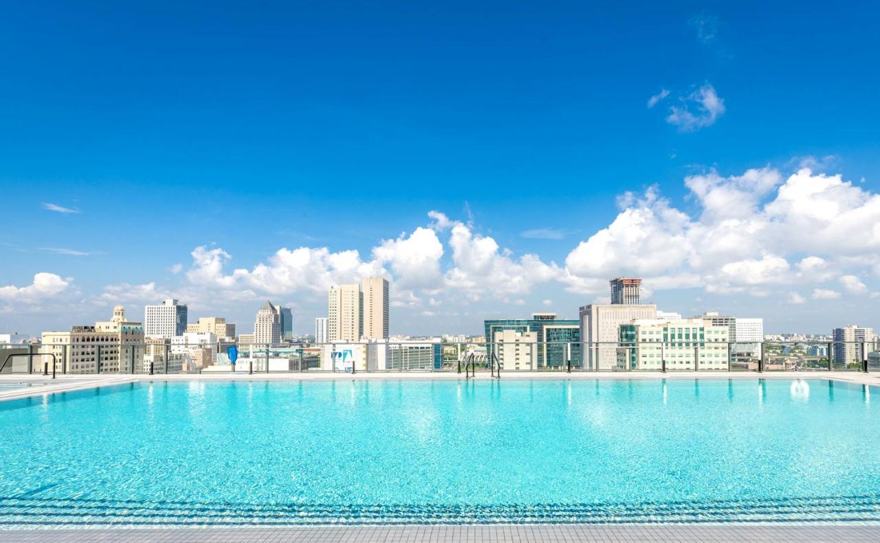 Top Miami Complex Full Amenities & Entertainment! Exterior photo